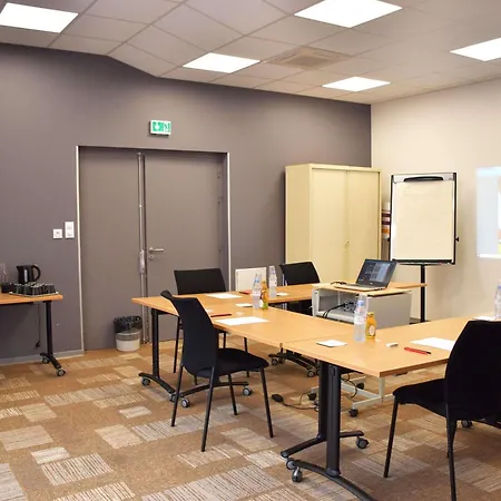 Ibis Centre Hotel 3*