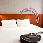 Ibis Centre 3*