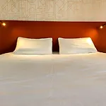 Ibis Centre Hotel 3*