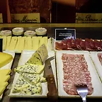 Ibis Centre Hotel 3*