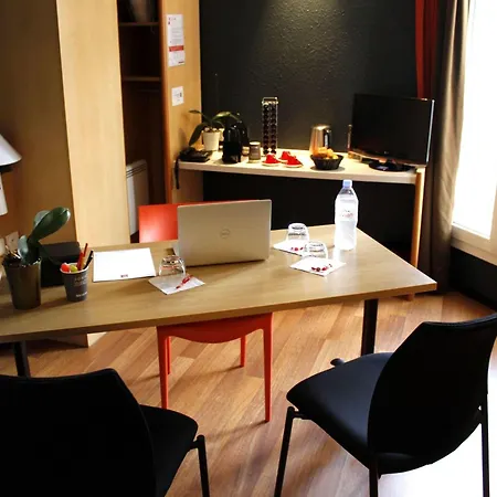 Ibis Centre Hotel 3*