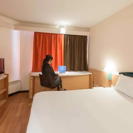 Ibis Centre 3*