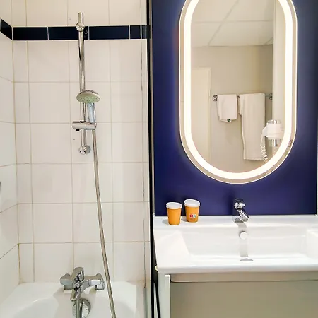 Ibis Centre Hotel 3*