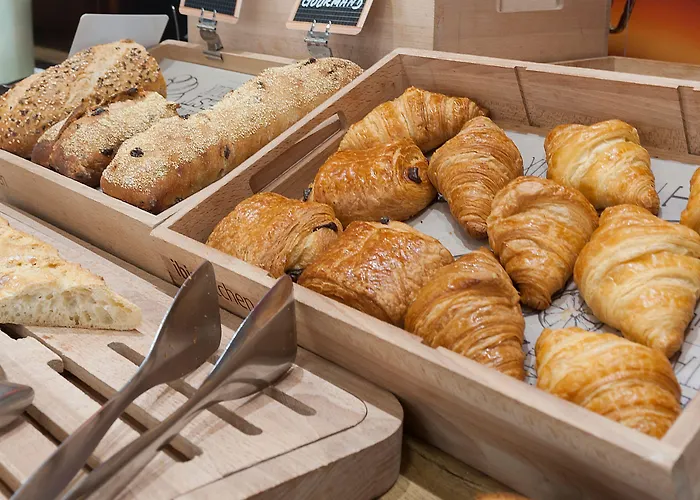 宜必思罗德中央酒店 3* 罗德兹